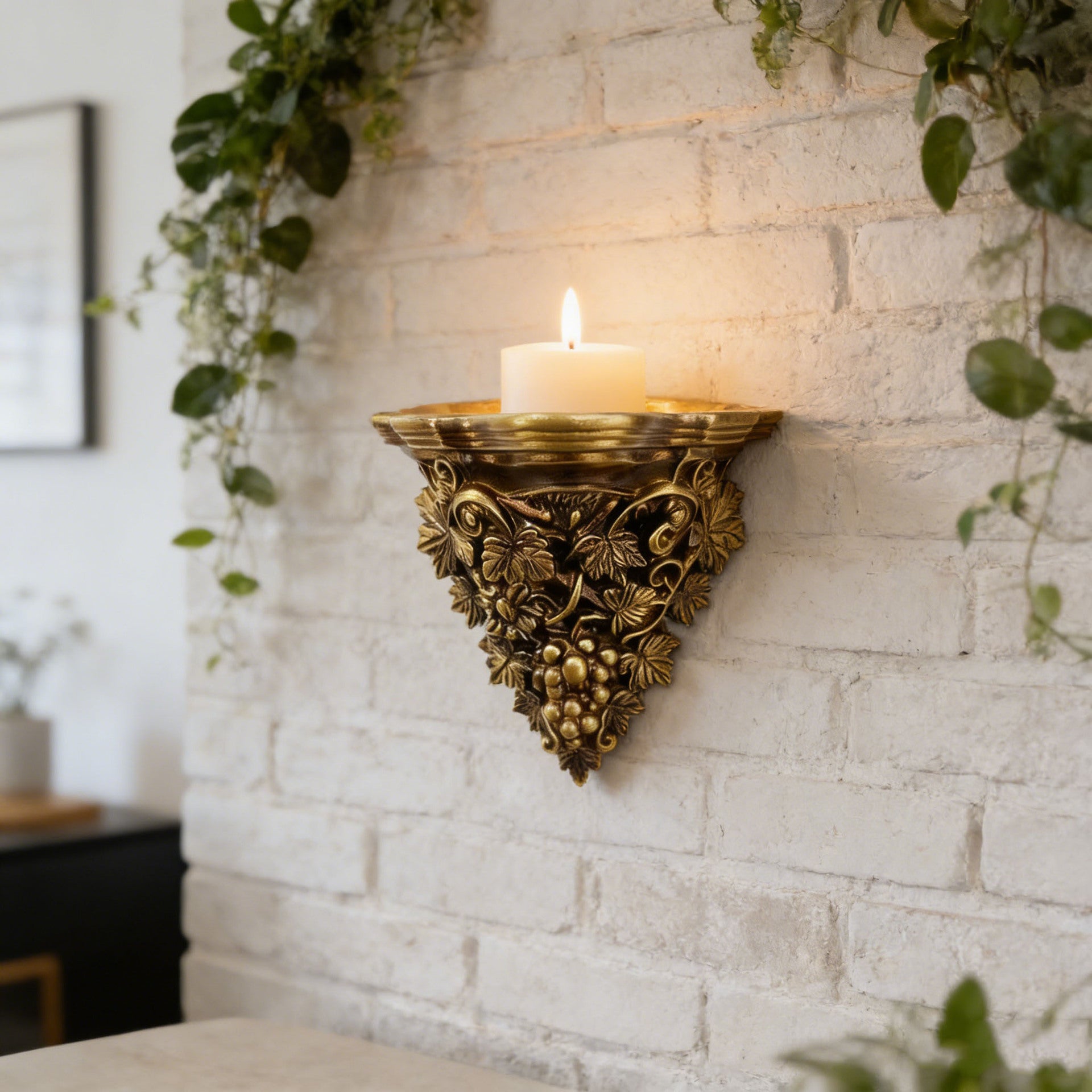 Golden sculpted Wall shelf