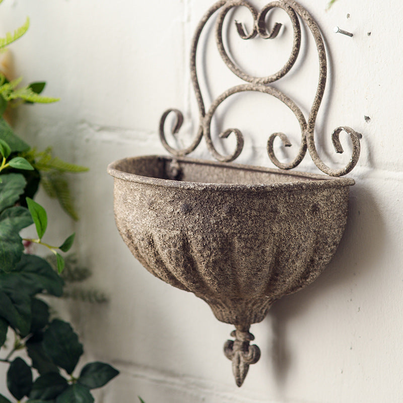 Textured hanging flower basket