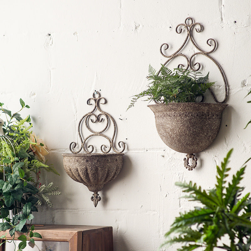 Textured hanging flower basket